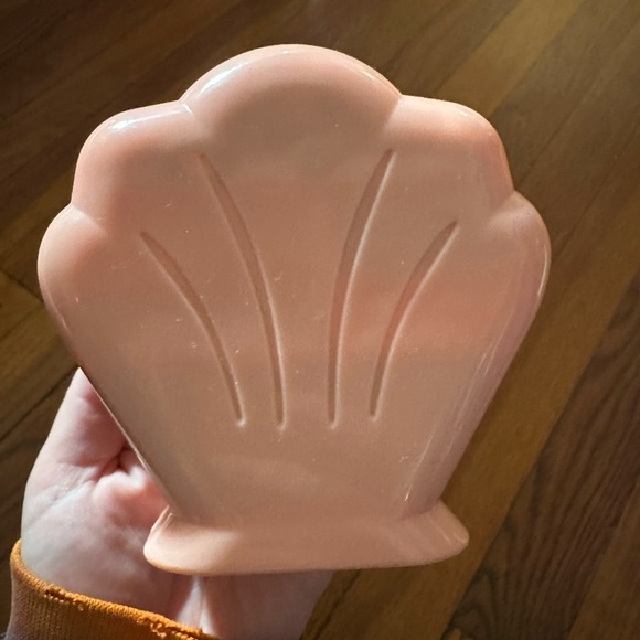 Animal Crossing Polly pocket collectible item. Comes with Isabelle and Randall - Picture 4 of 8